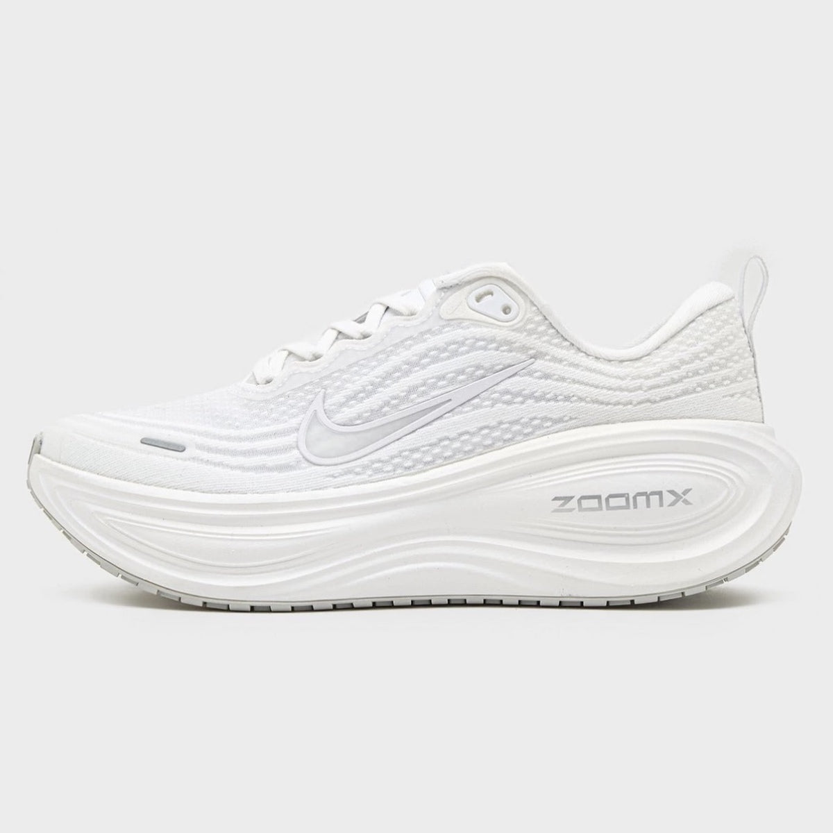 Vomero Full White — vue de profil