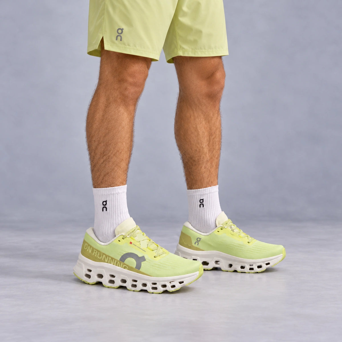 [color:Jaune pâle] ON Cloudmonster 3 | Porté