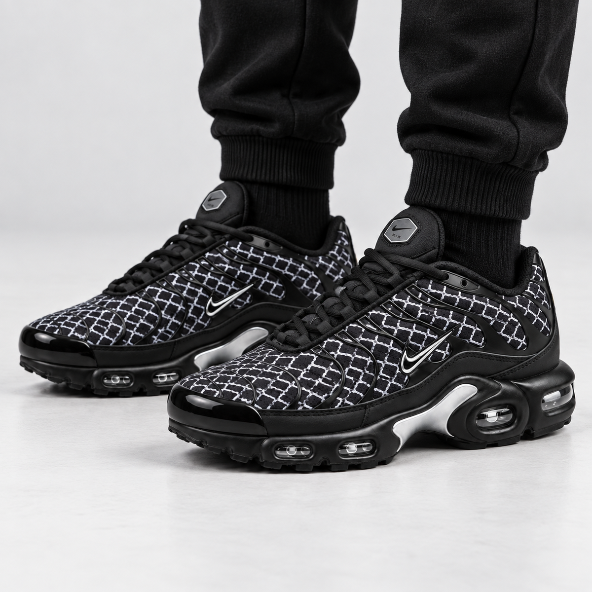 [color:Noir / quadrillage argenté] Nike Air Max Plus TN | Porté