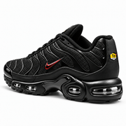 [color:Noir / Swoosh rouge] Nike Air Max Plus TN | 3/4 talon
