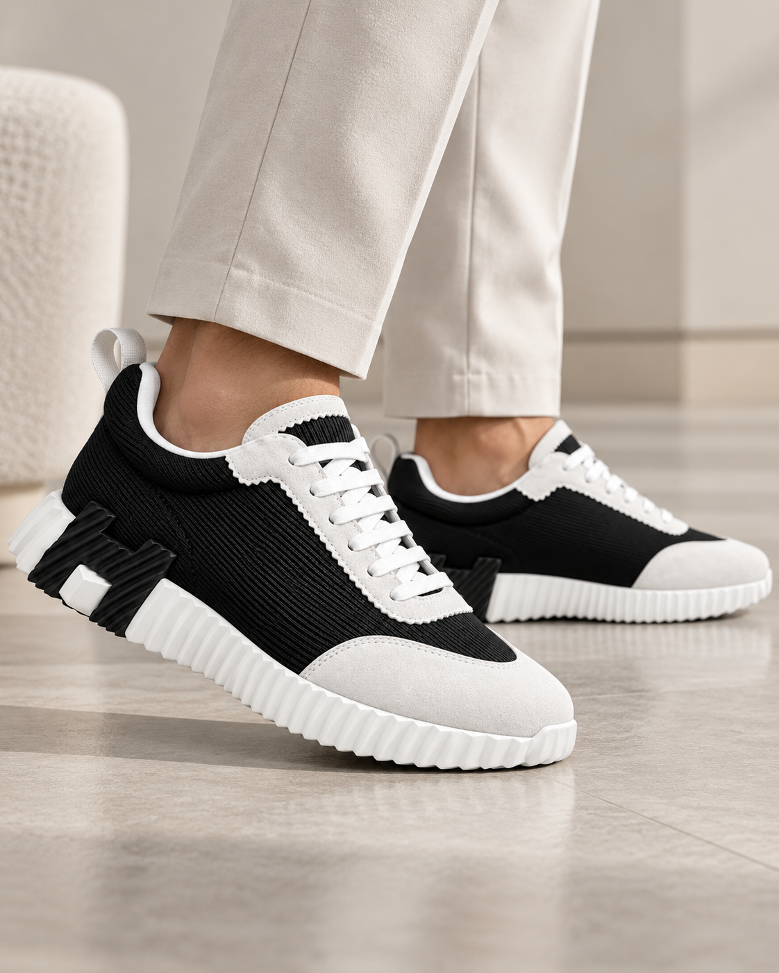 Hermès Bouncing Noir / Blanc textile — porté