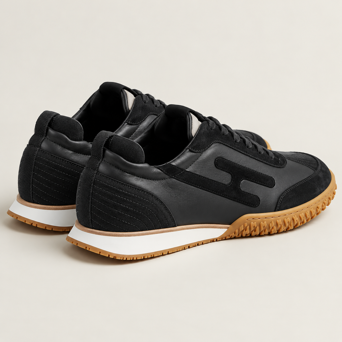 [color:Noir / Écru] Hermès Jet Noir / Écru — 3/4 arrière