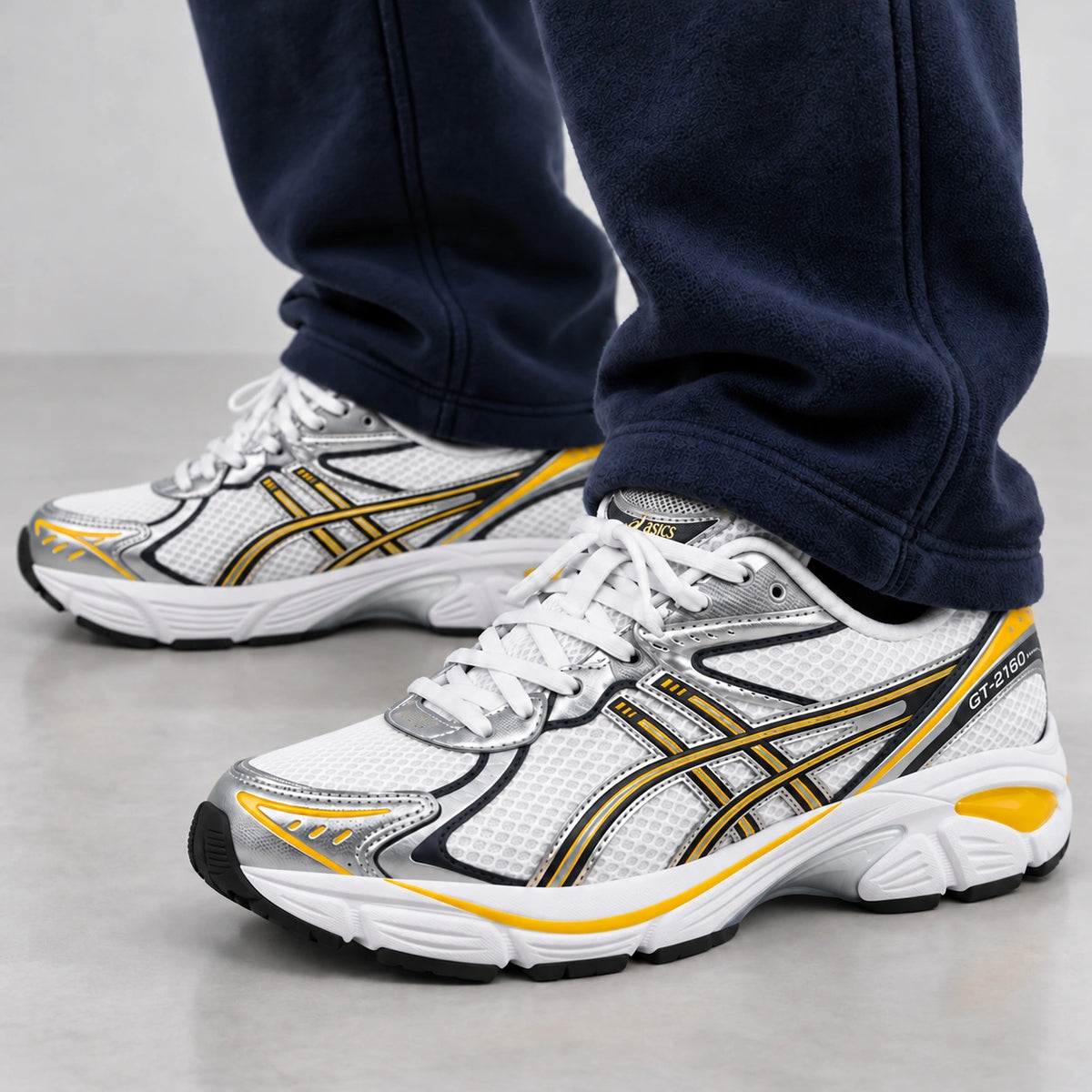 [color:Argent-blanc-jaune] ASICS GT-2160 | Porté