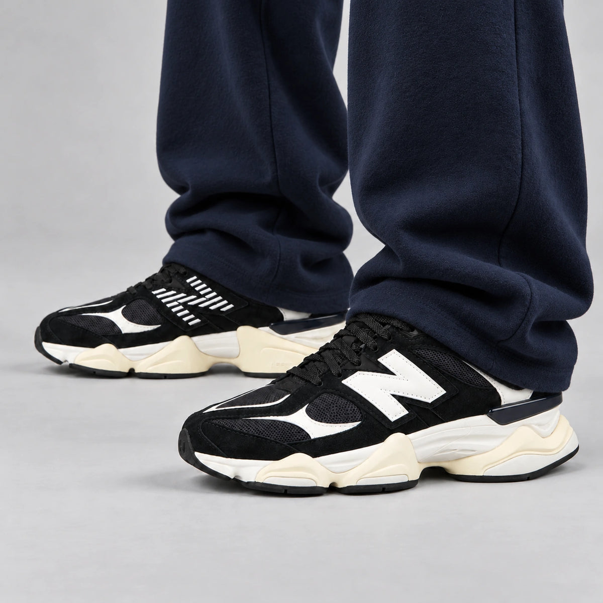 [color:Noir-blanc-crème] NB 9060 | Porté