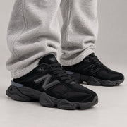 [color:Noir-gris] NB 9060 | Porté