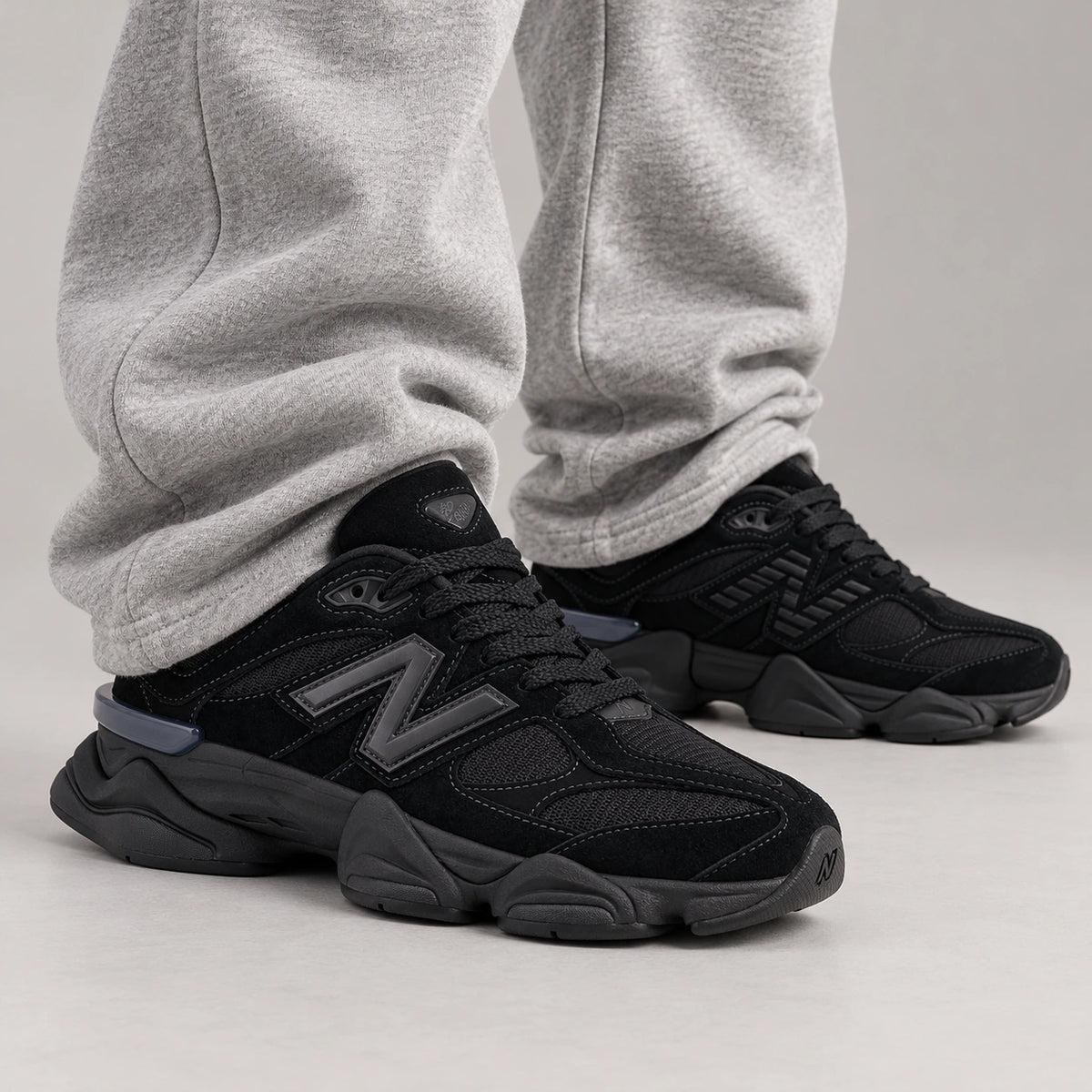 [color:Noir-gris] NB 9060 | Porté
