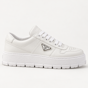 [color:Blanc intégral] Prada — Sneakers à semelle épaisse | Profil extérieur
