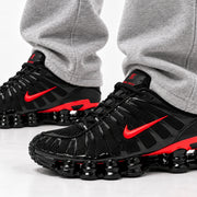 [color:Noir-rouge] Nike Shox TL | Porté