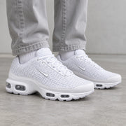 [color:Blanc] Nike Air Max Plus TN VII | Porté