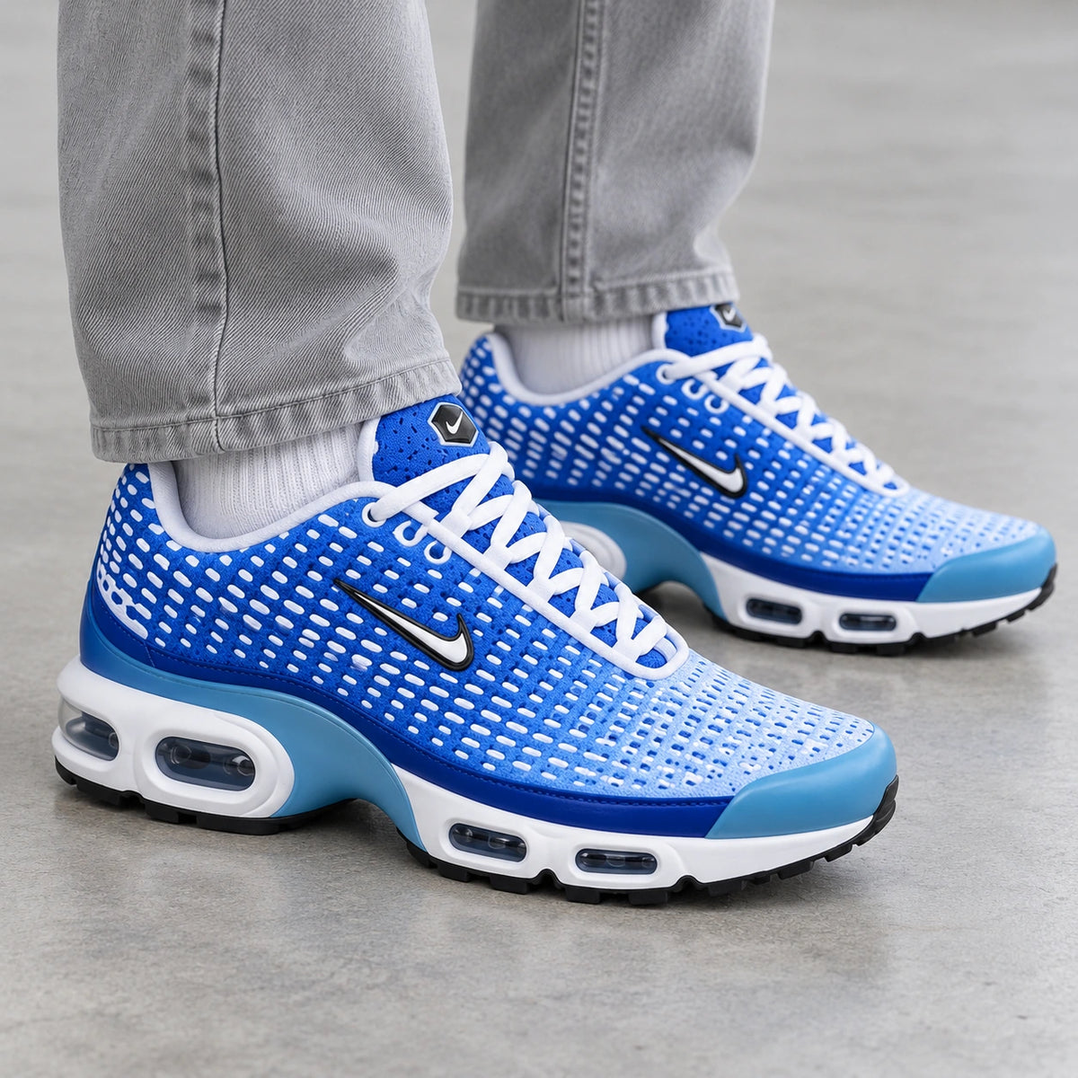 [color:Bleu] Nike Air Max Plus TN VII | Porté