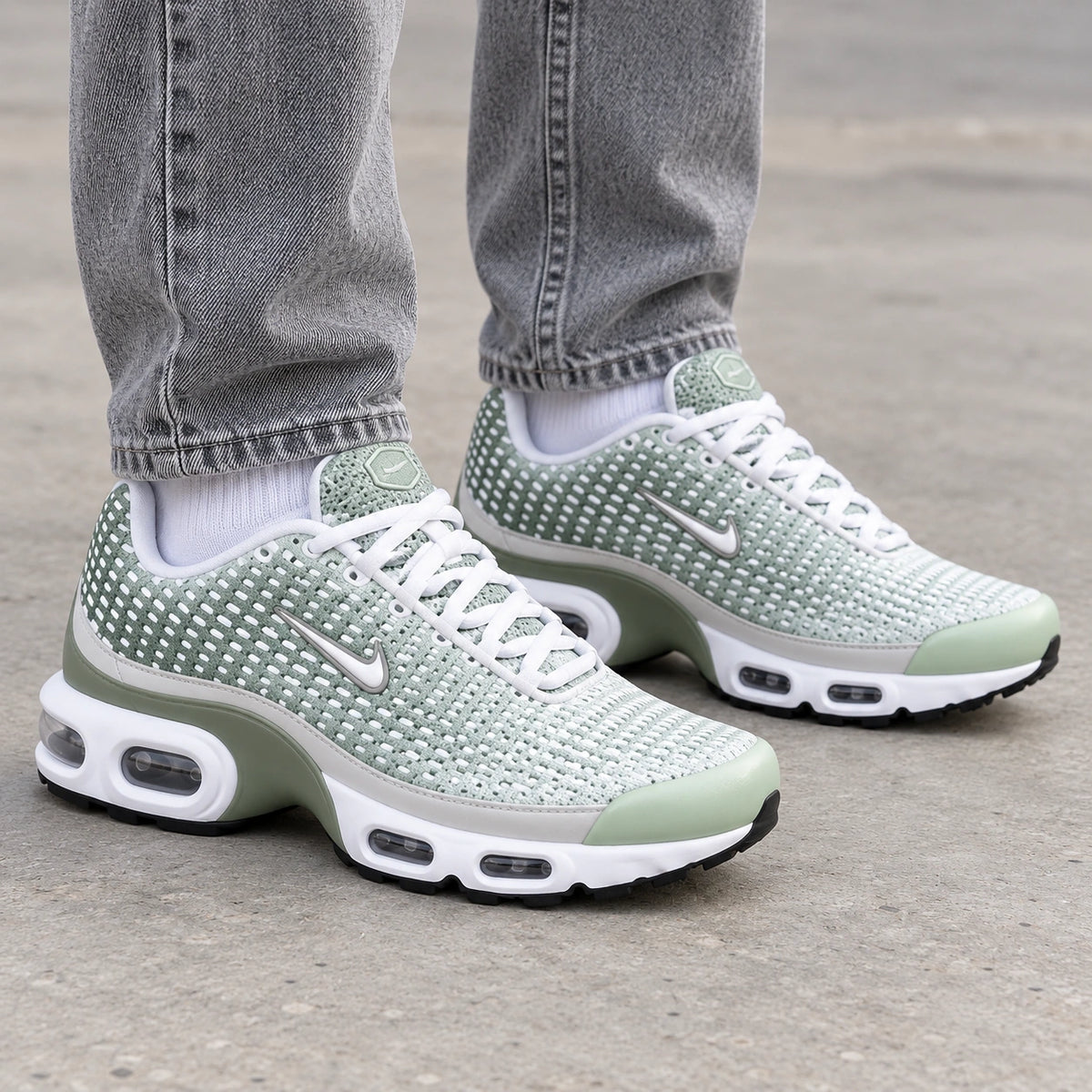 [color:Vert] Nike Air Max Plus TN VII | Porté