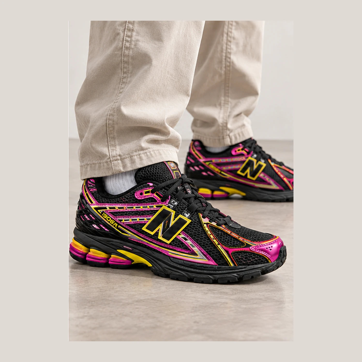 New Balance 1906R Noir multicolore — Porté