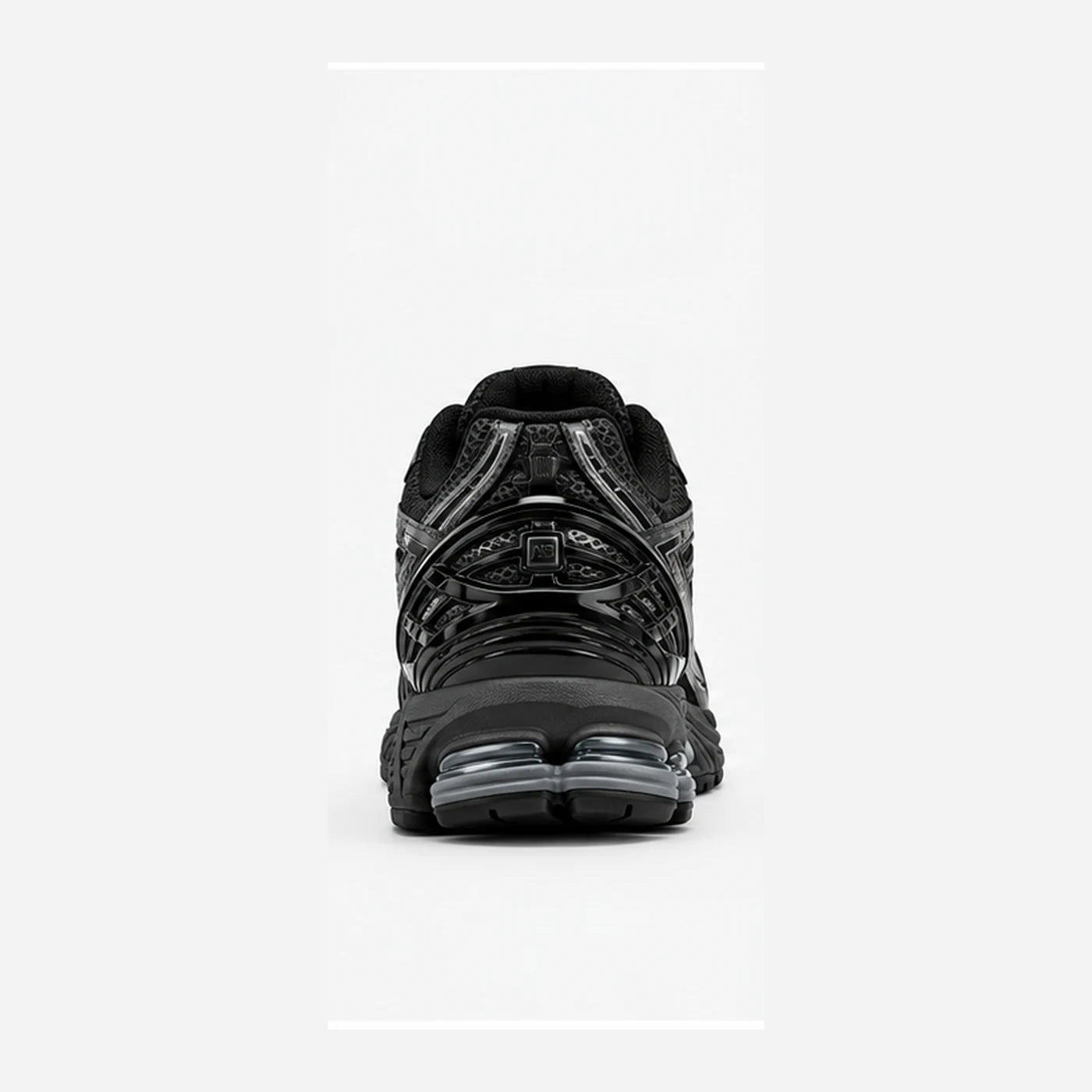New Balance 1906R Triple Black — 3/4 arrière