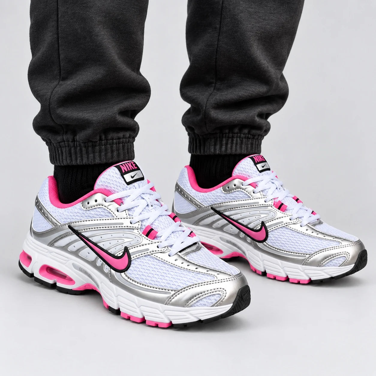 Nike Air Max Moto 2K Argent-rose — Porté