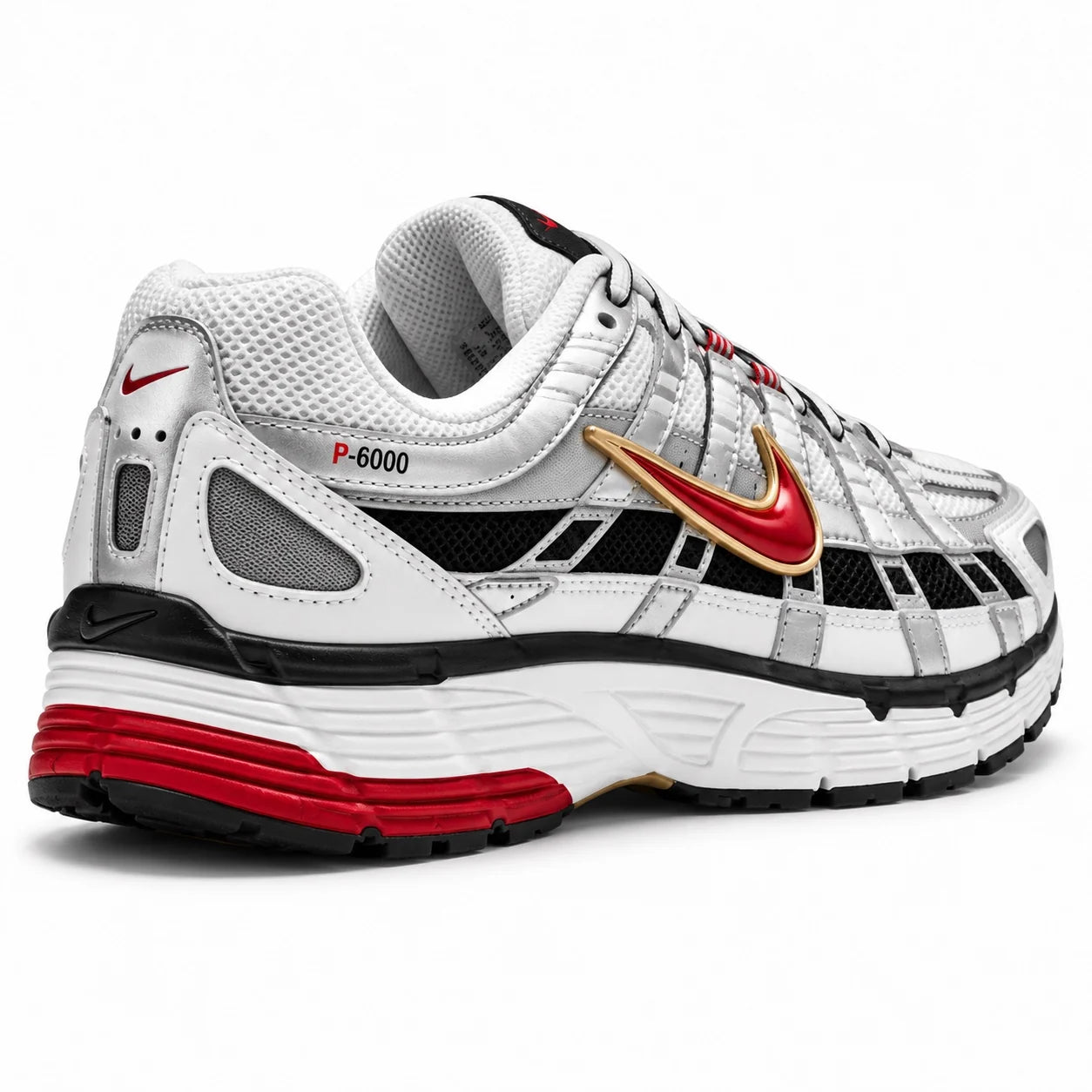 Nike P-6000 Argent-noir-rouge — 3/4 arrière