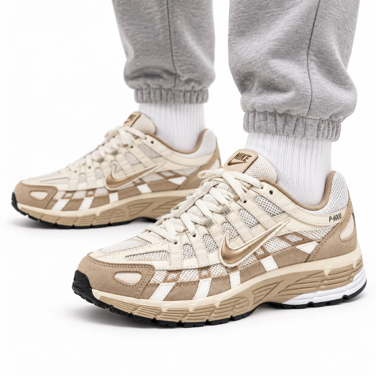 Nike P-6000 Crème-beige — Porté
