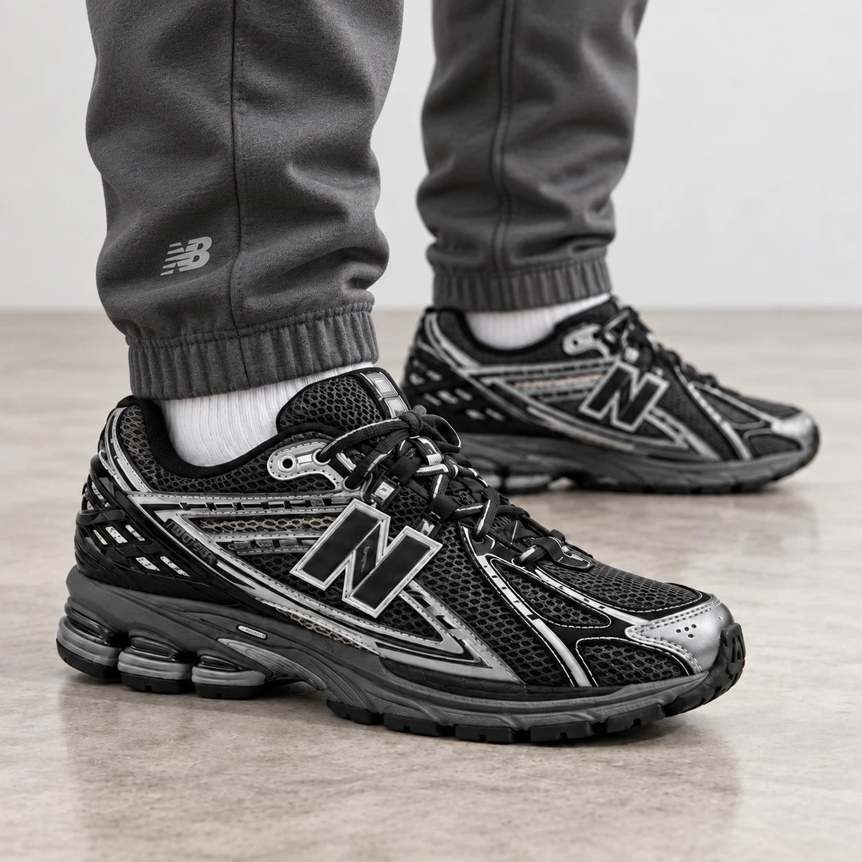 New Balance 1906R Anthracite — Porté