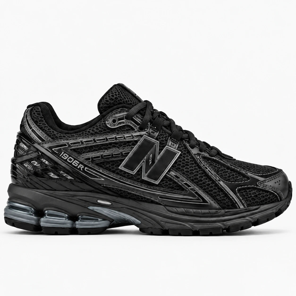 New Balance 1906R Triple Black — Profil extérieur