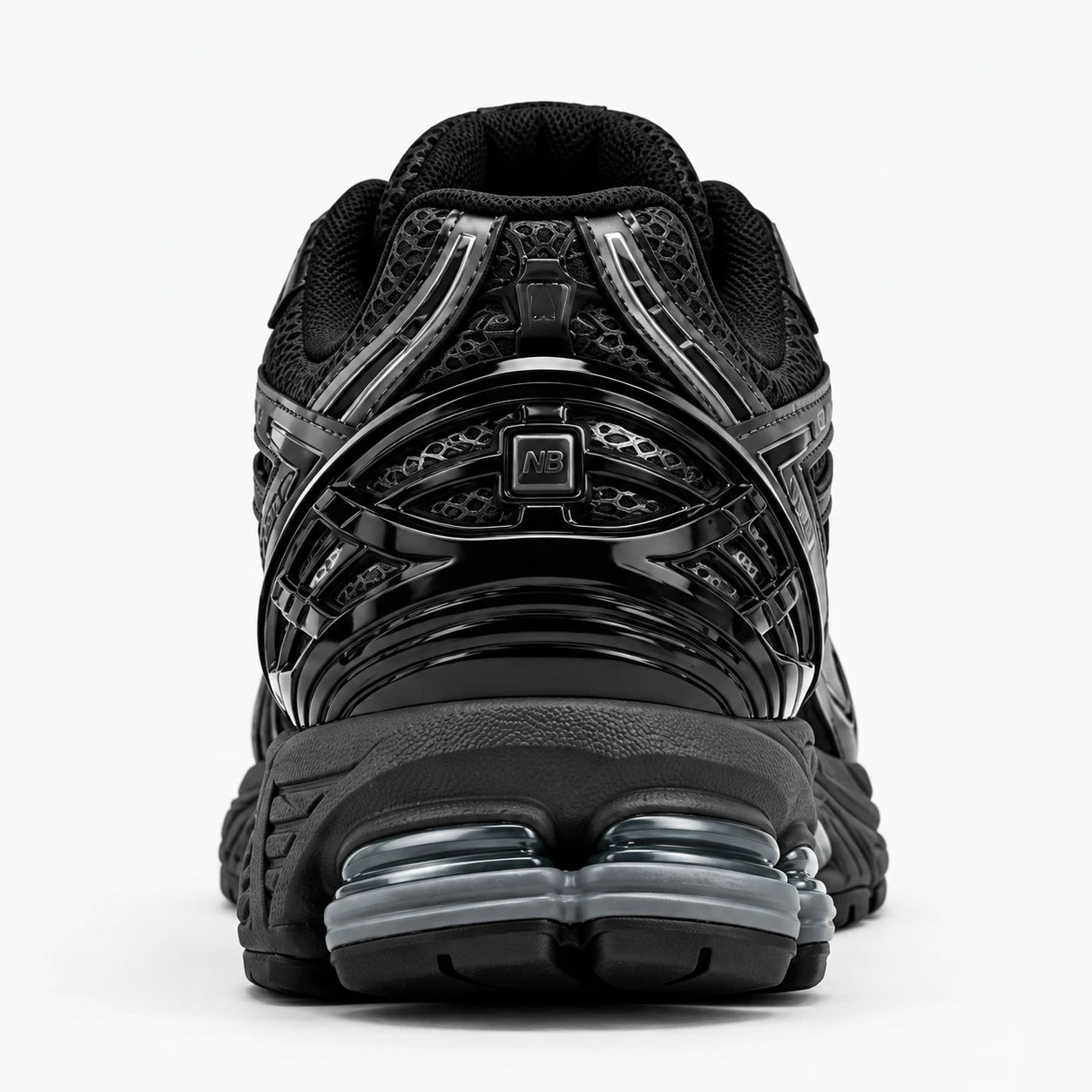 New Balance 1906R Triple Black — 3/4 arrière