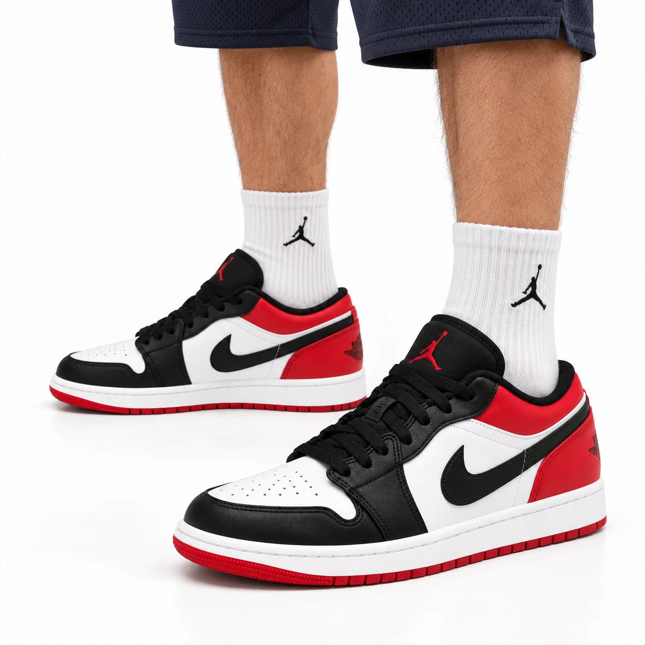 Air Jordan 1 Low | Noir, rouge et blanc | Porté