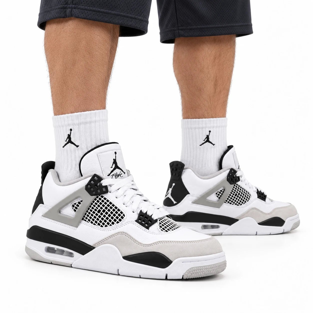 Air Jordan 4 Retro | Blanc / gris / noir | Porté