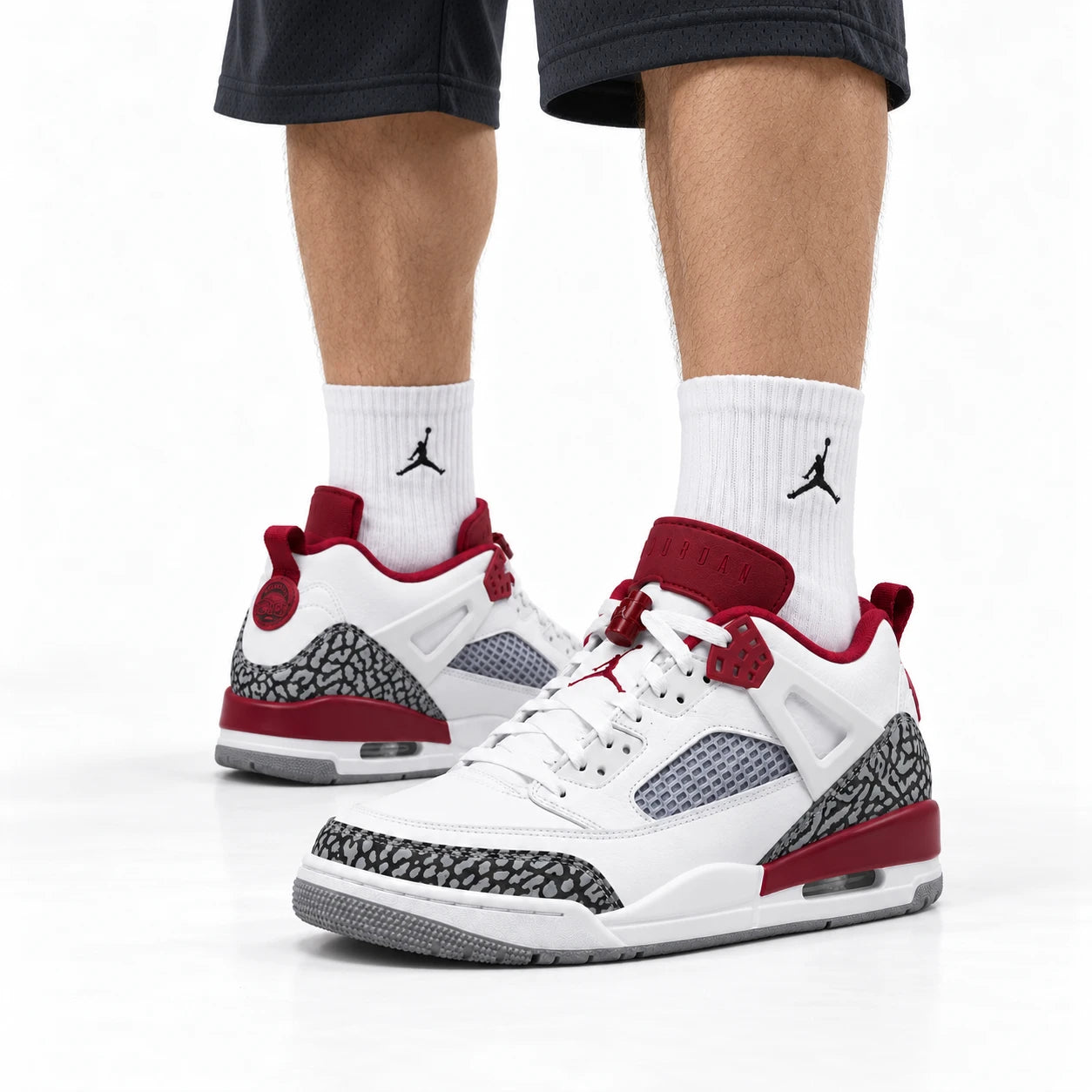 Jordan Spizike Low | Blanc / bordeaux | Porté