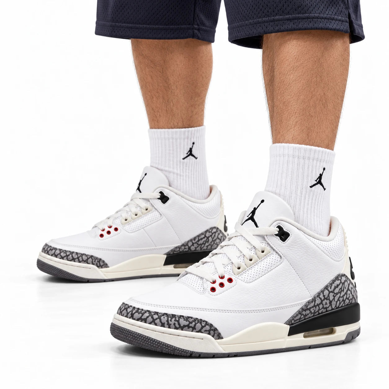 Air Jordan 3 Retro | Blanc / gris / crème | Porté